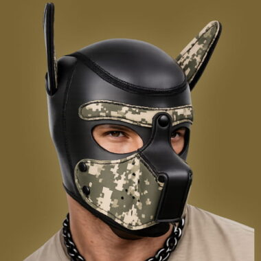 pup hood of neoprene material in black and camouflage color